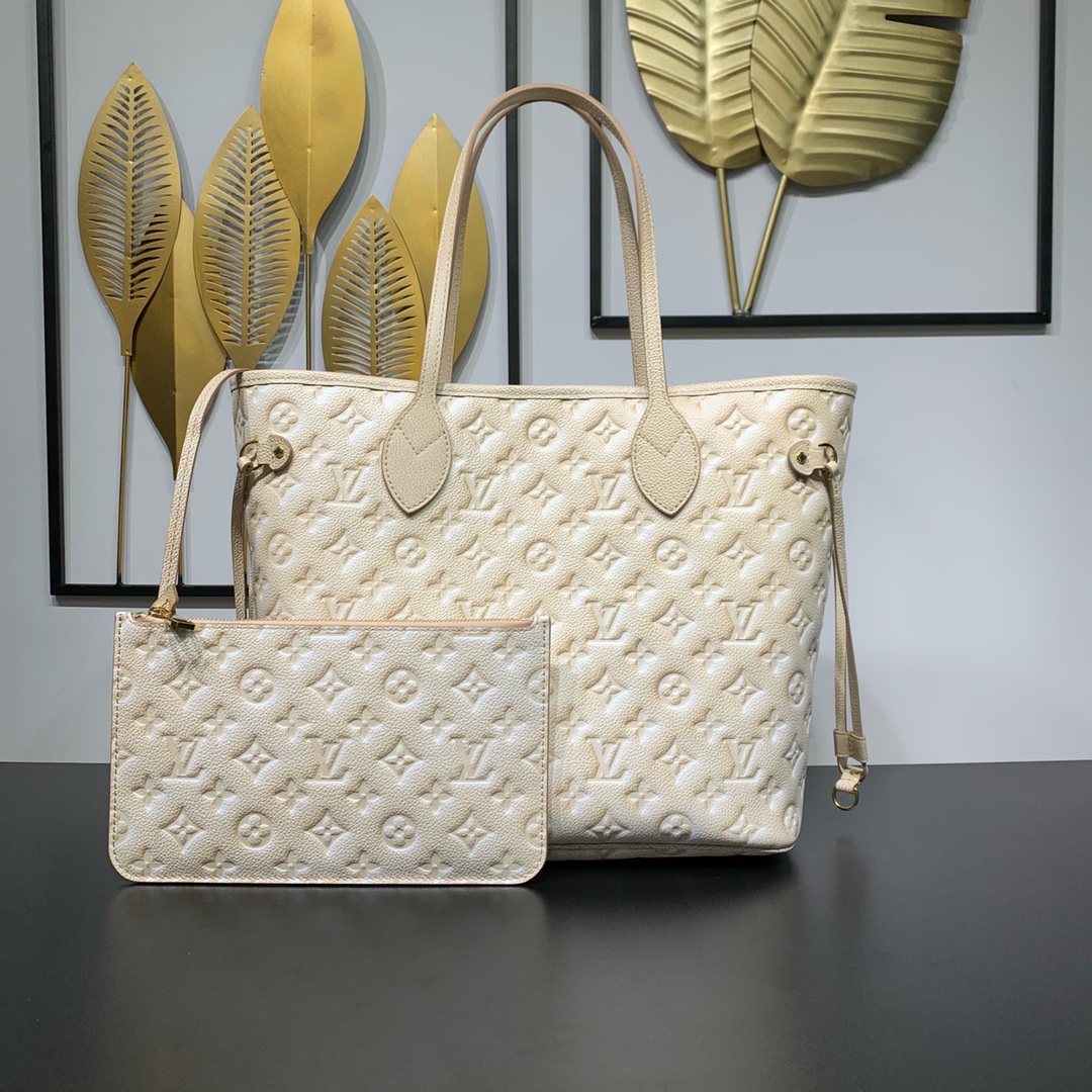 db9bf2_8e3b7e7c506b4807bf69308fd2495bdamv2.jpg Louis Vuitton Bag - Image 1