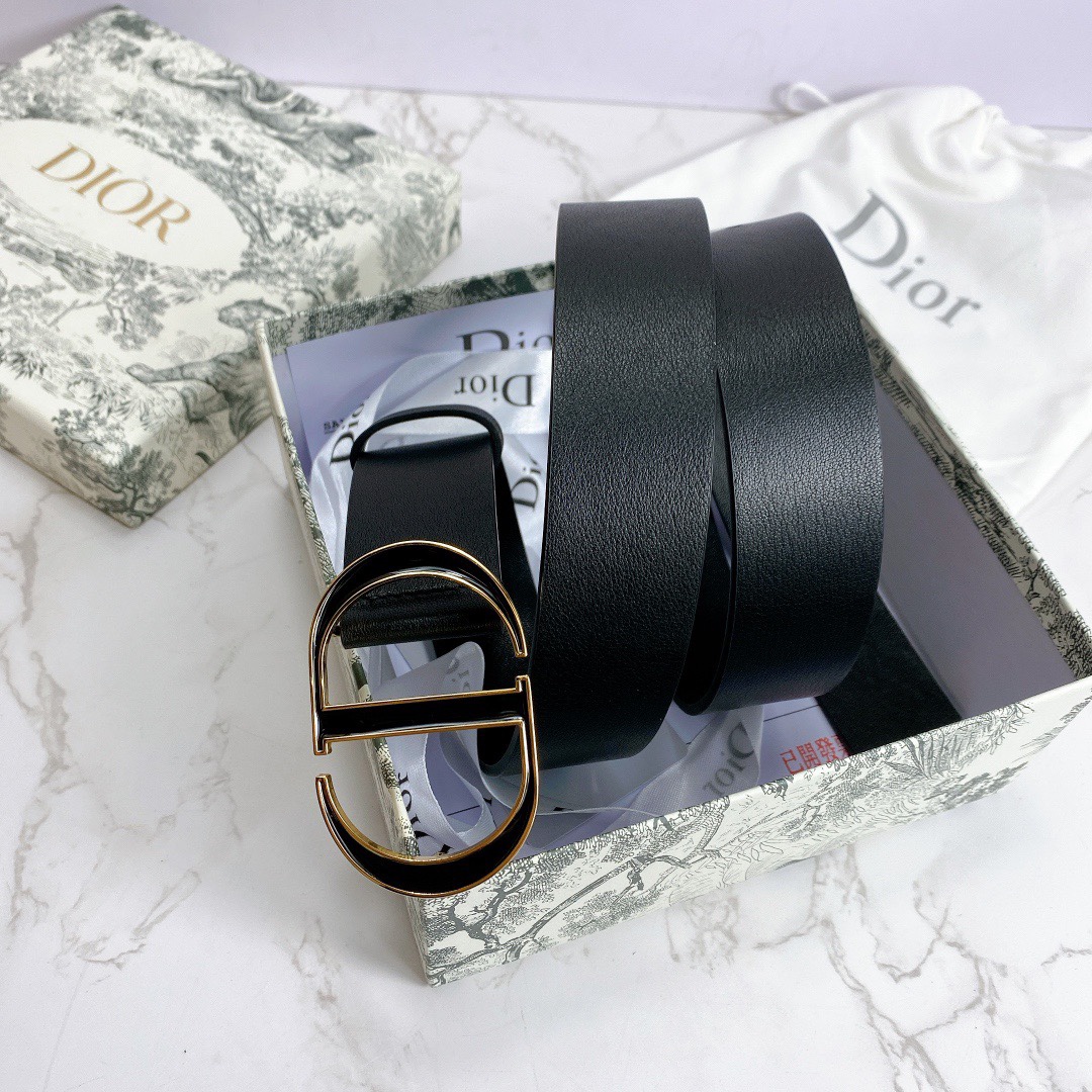db9bf2_8f0c0b6095eb474fa57134e7f78b954emv2.jpg Dior Leather Belt - Image 1