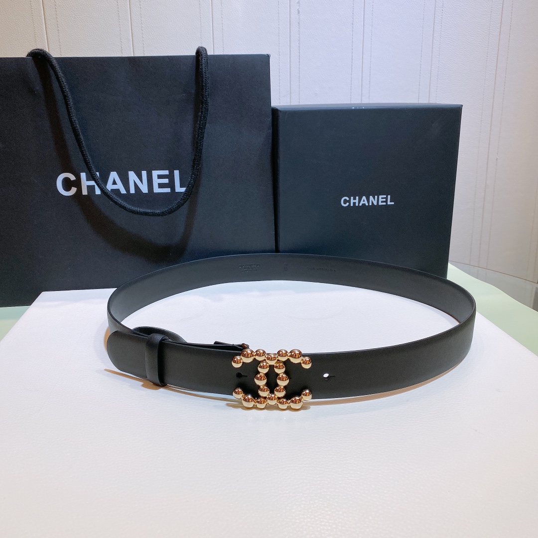 db9bf2_8fe6d767254f4722a7e44150363f56fdmv2.jpg Chanel Gold Pearl CC Buckle Leather Belt - Image 1