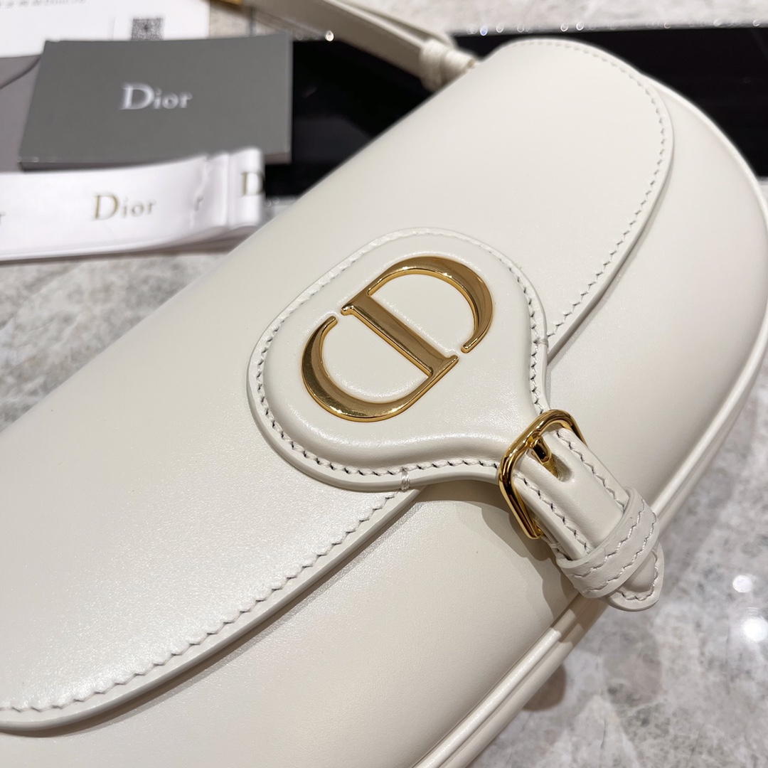 Dior Bobby Underarm 21 Bag in Milky White - Image 4