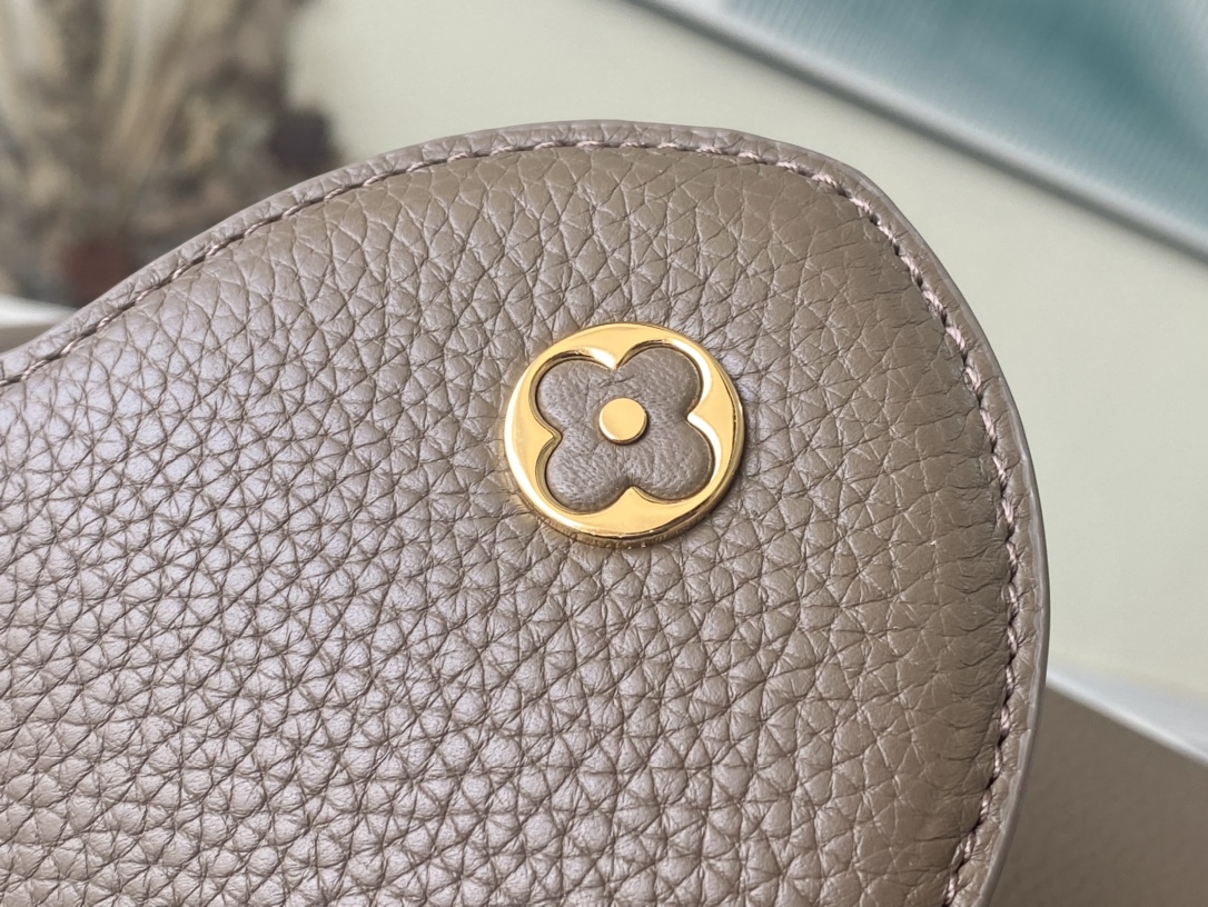 Louis Vuitton Capucines BB Medium Handbag in Brown - Image 10