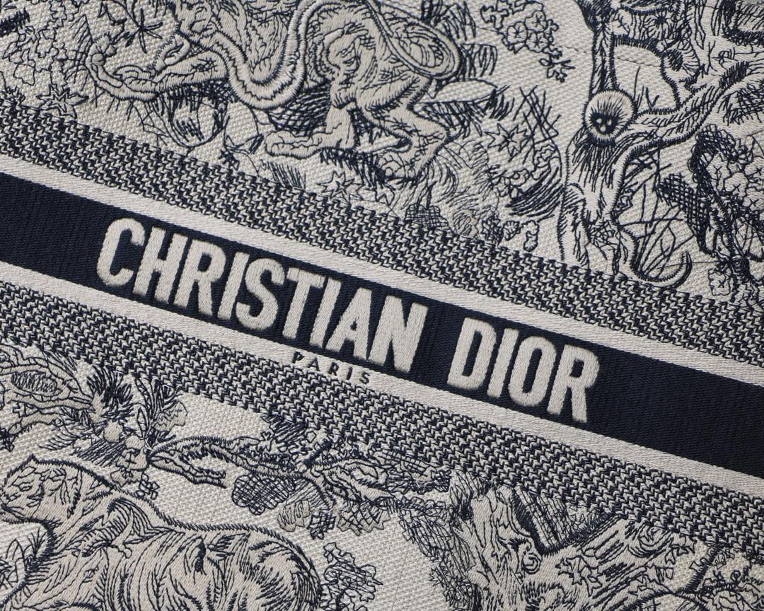 Dior Large Book Tote Bag in Black&White Tiger Embroidery - Image 8