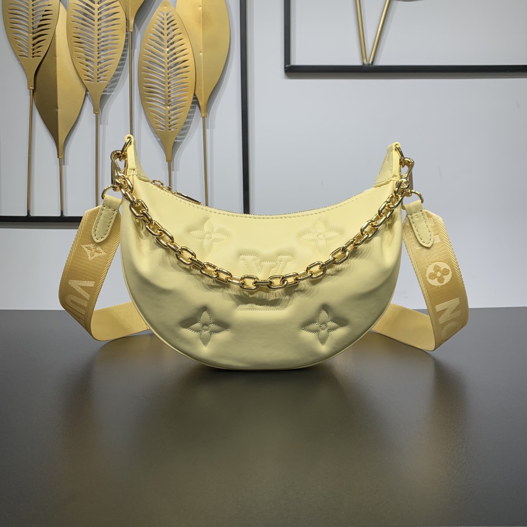 db9bf2_953899426ff1442aa8f6ef7d6405141dmv2.jpg Louis Vuitton Bag - Image 1