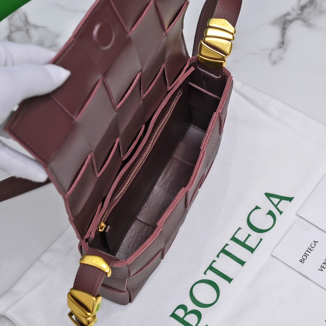 Bottega Veneta Bag - Image 9