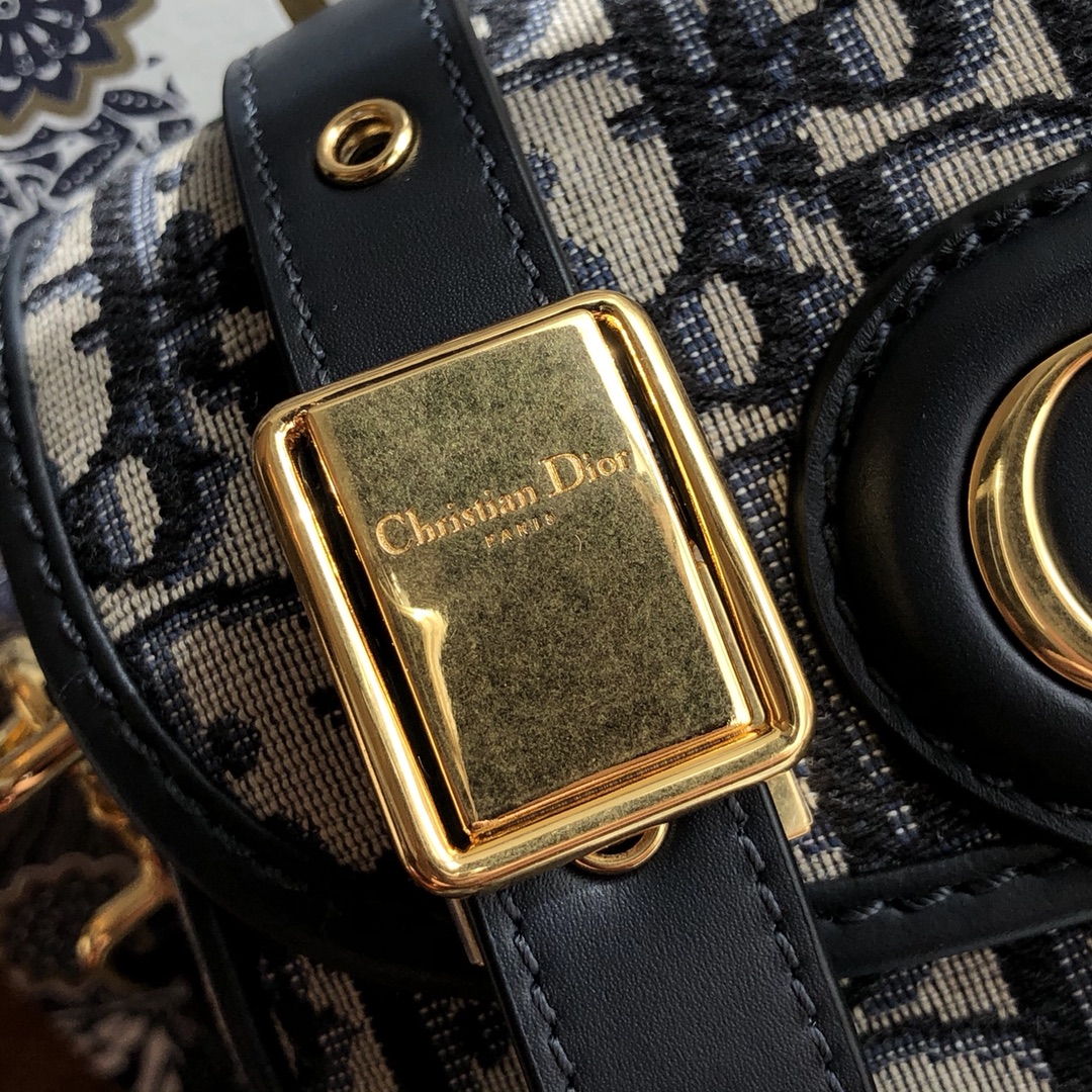 Dior Small Oblique Bobby Bag - Image 7