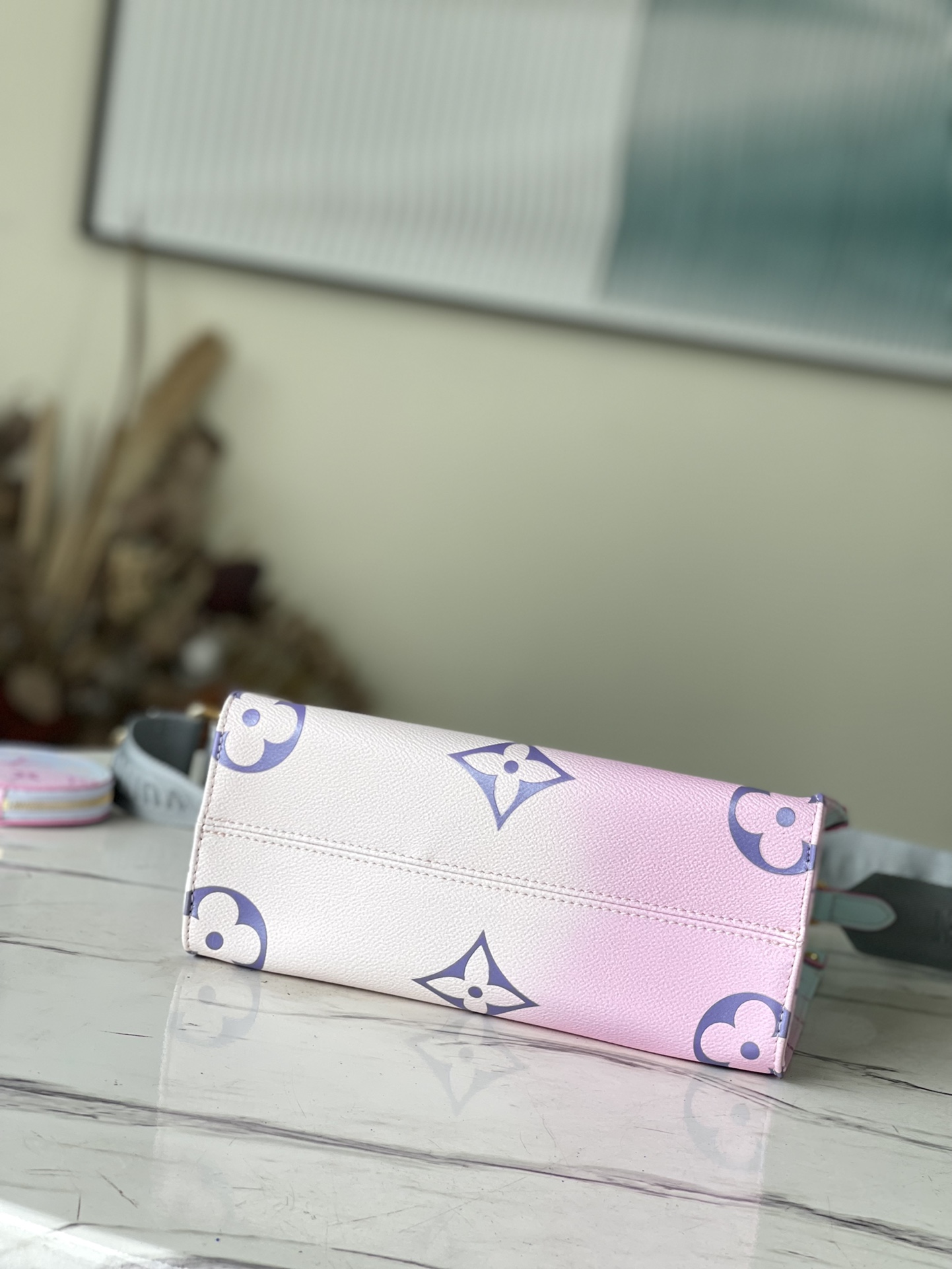 Louis Vuitton OnTheGo Small Bag in Pastel Tones - Image 5