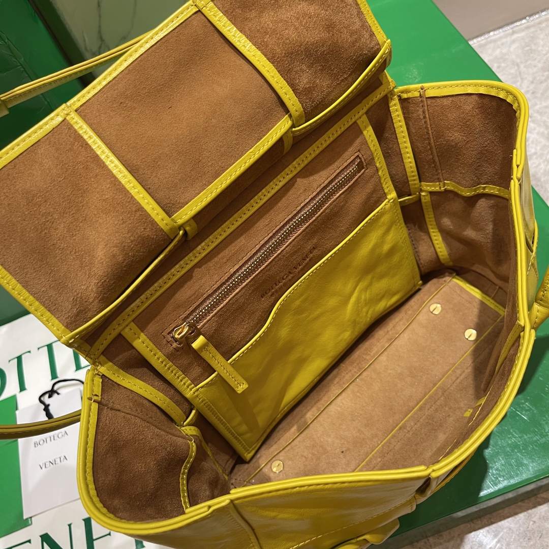 Bottega Veneta Bag - Image 7