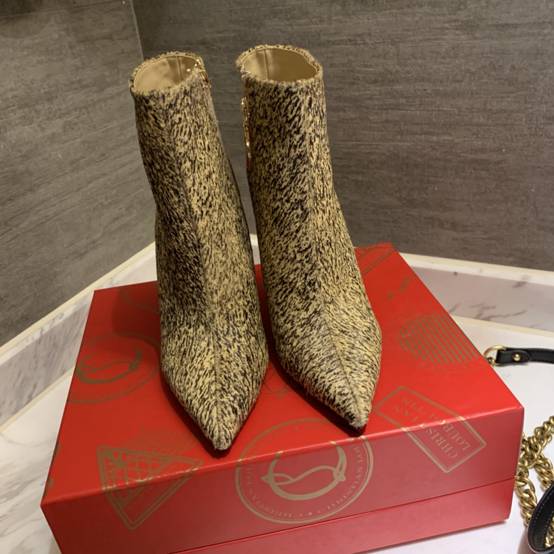 db9bf2_9a5da702a961432797a1b6f192b01acemv2.jpg Louboutin - Image 1