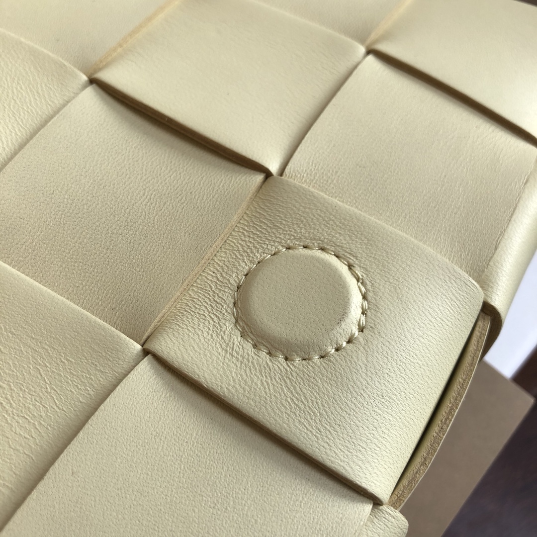 Bottega Veneta Woven Messenger Bag - Image 7