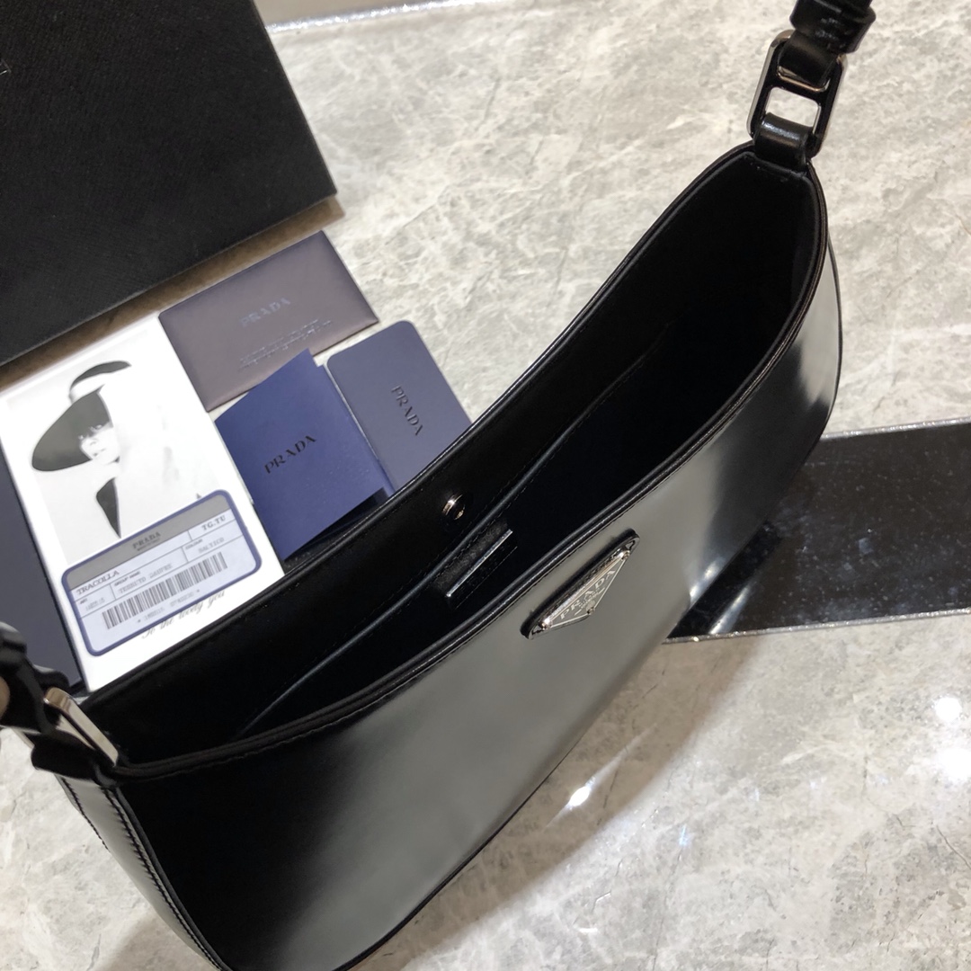 Prada Bags - Image 6