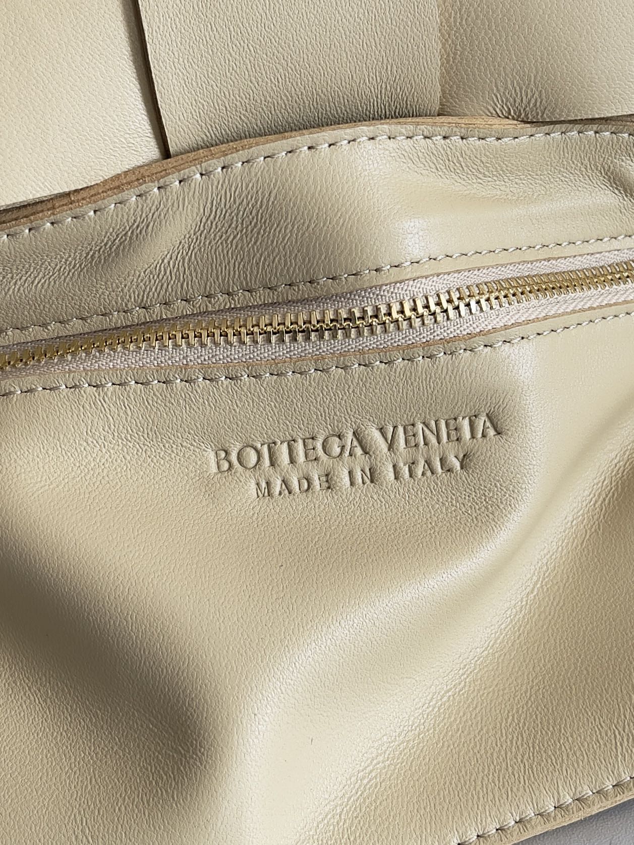 Bottega Veneta Bag - Image 6