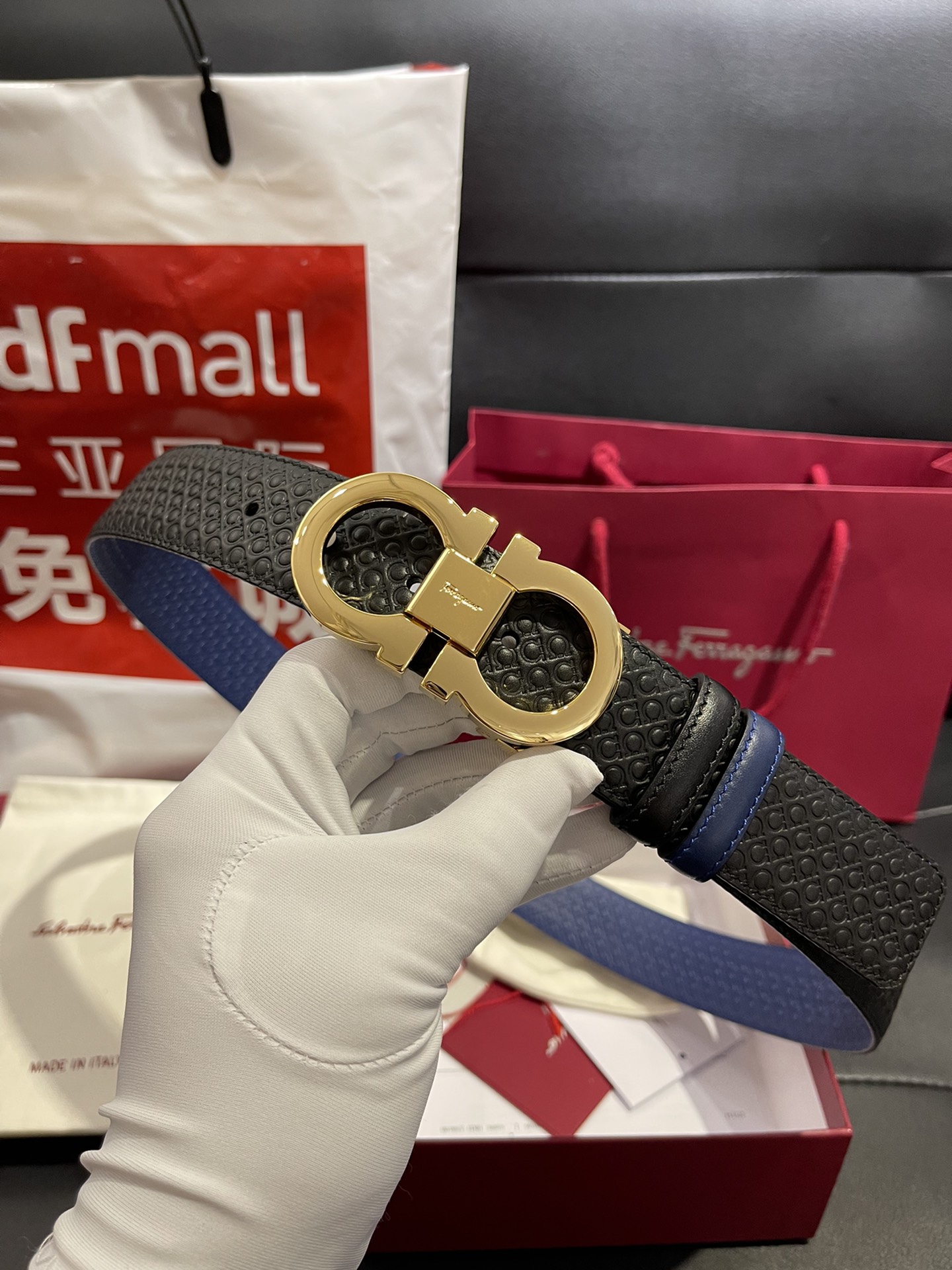 db9bf2_9eacfcb016194d718a3d741bcae98a11mv2.jpg Ferragamo Adjustable Gancini Leather Belt - Image 1