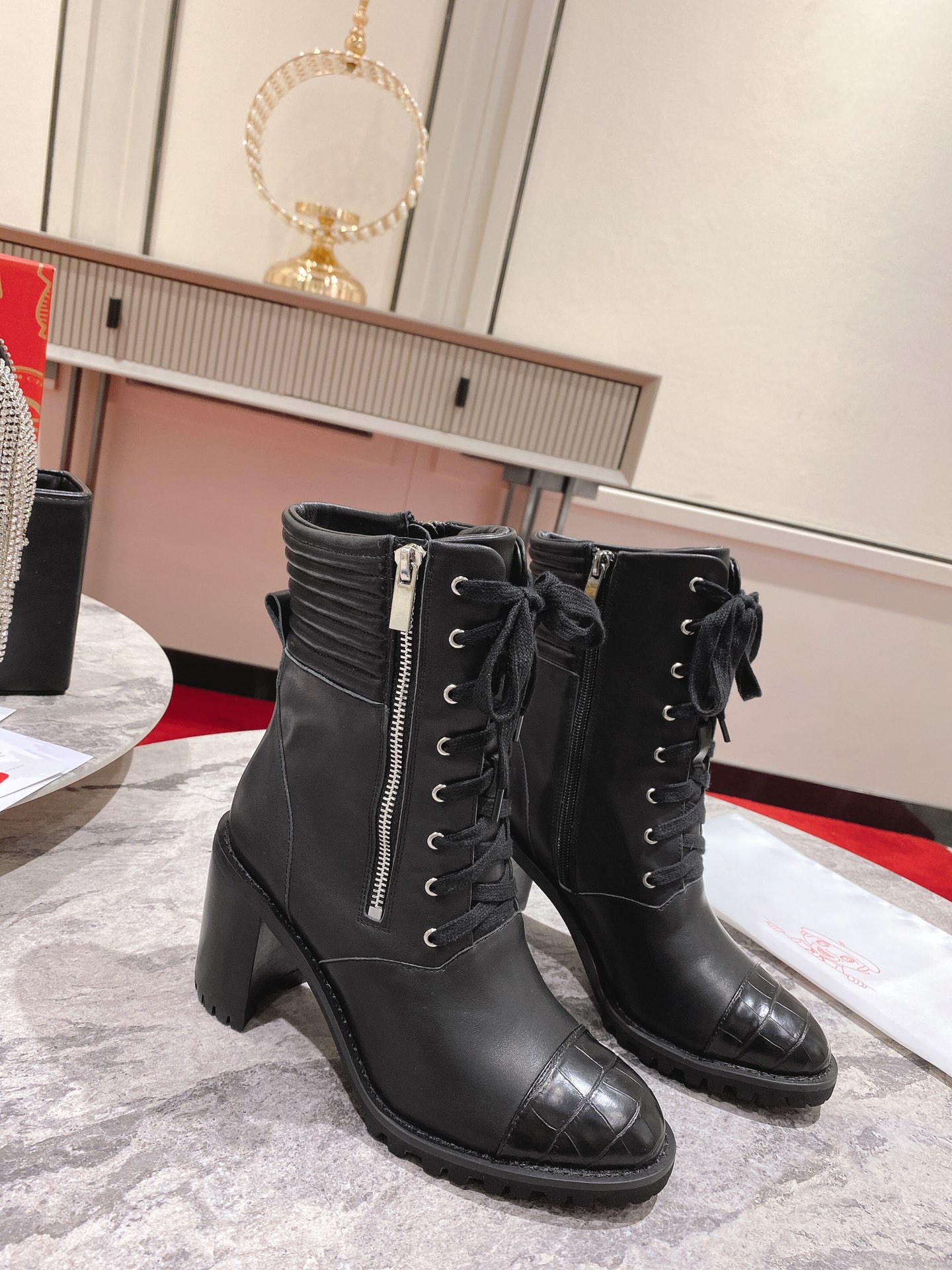 db9bf2_9f48f8b79c384cd994fb59cffe630d13mv2.jpg Louboutin - Image 1