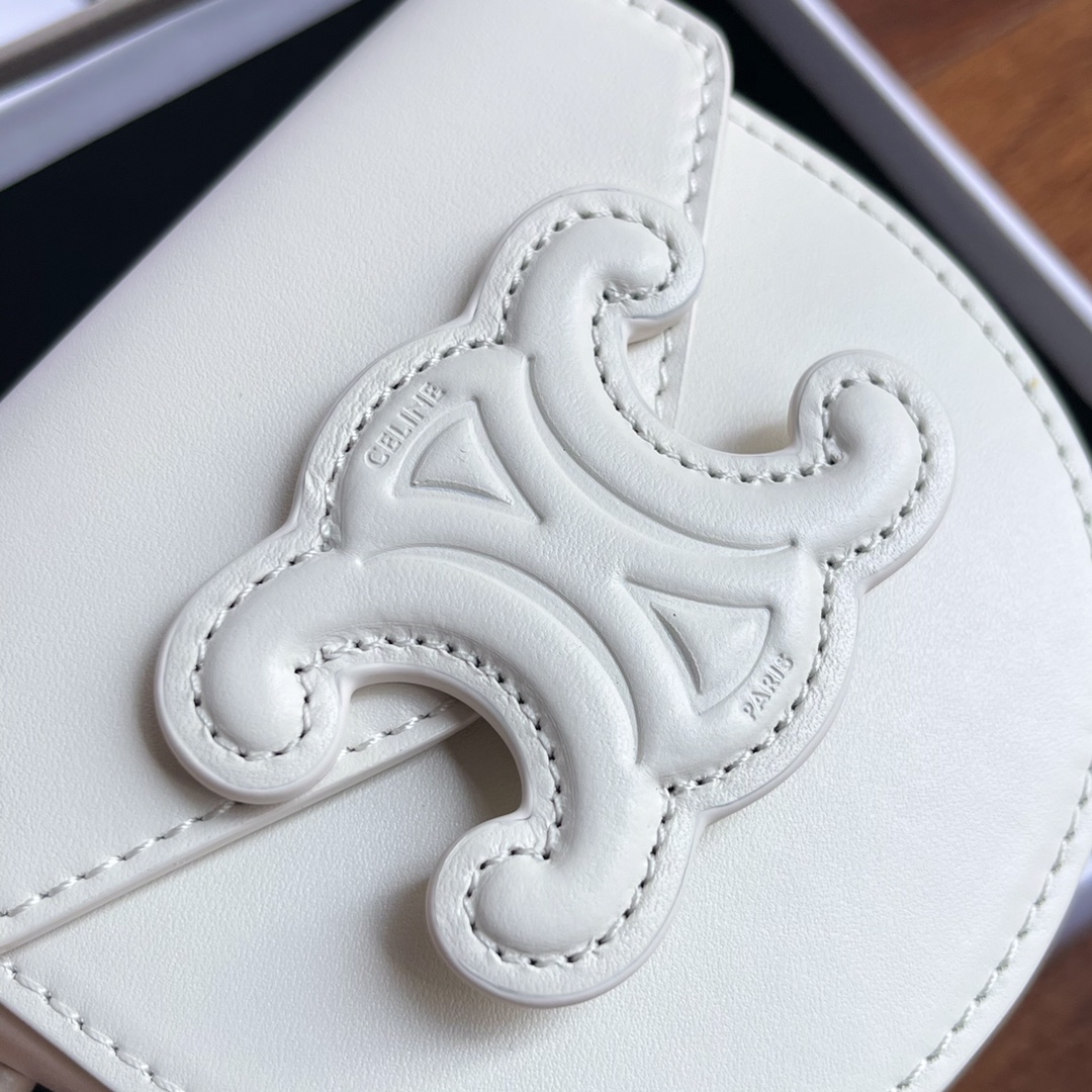Celine Arc de Triomphe Mini Saddle Bag in White - Image 4