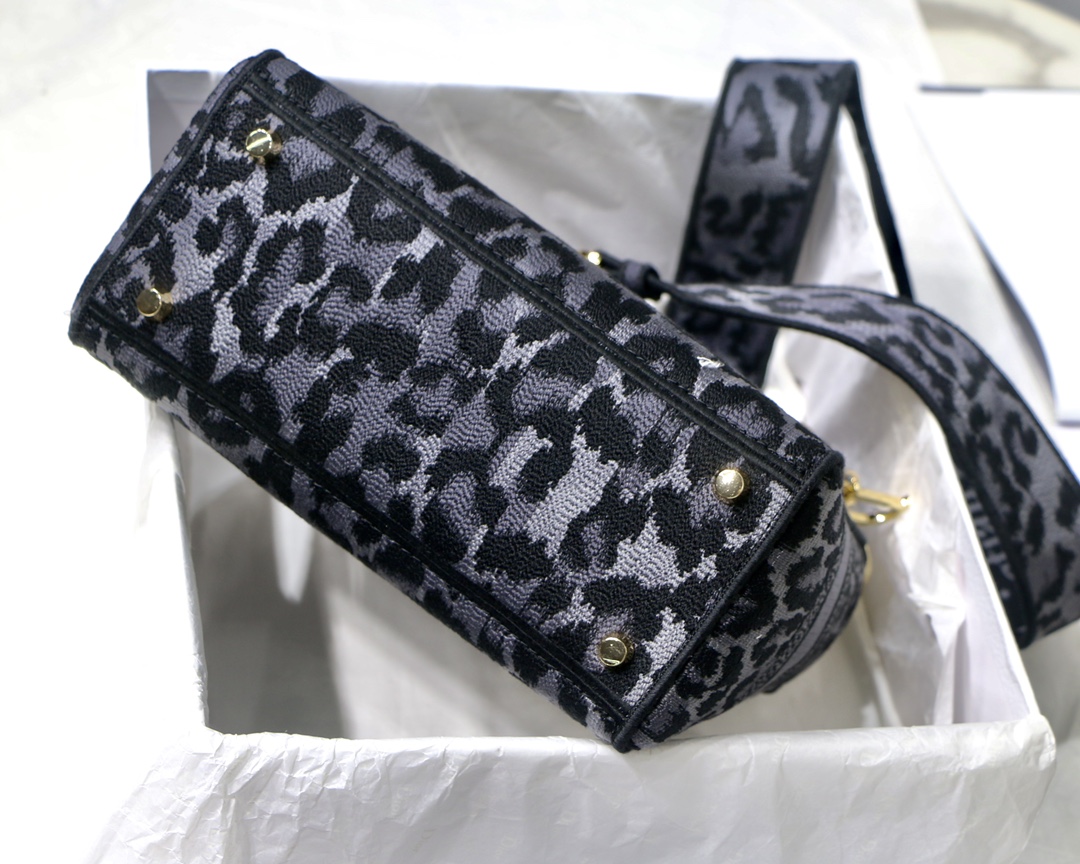 Lady Dior Leopard Embroidery Bag - Image 4