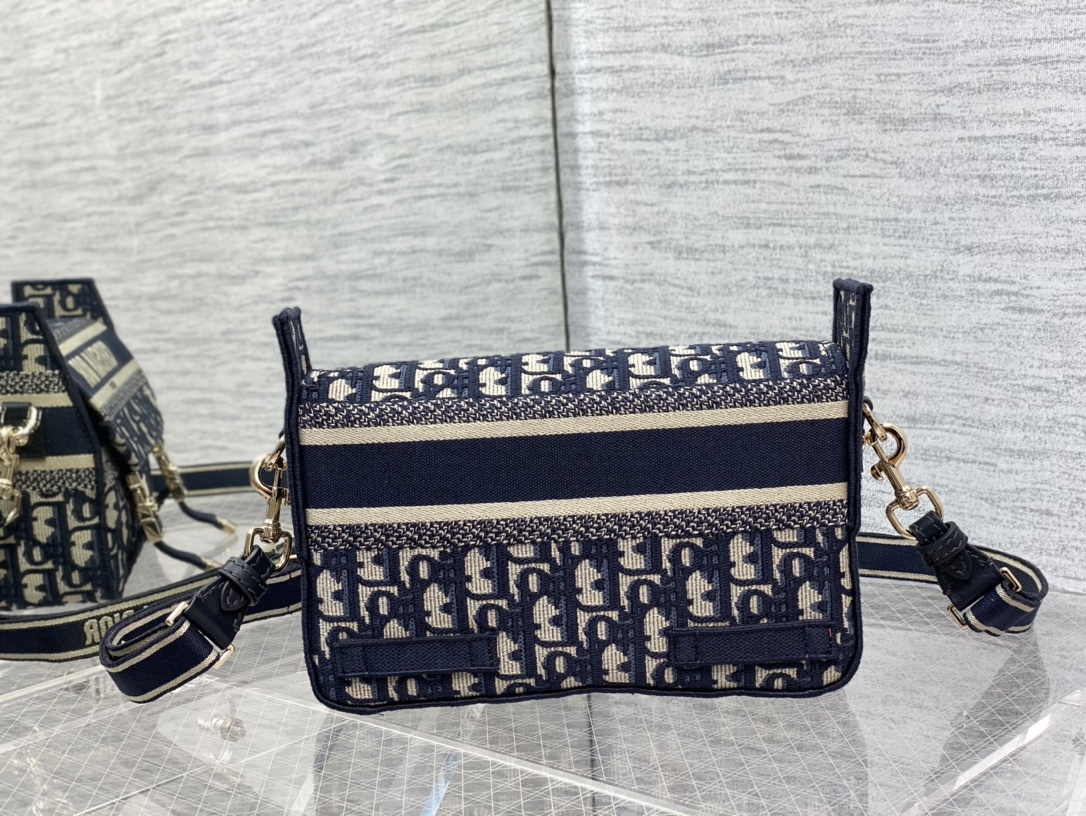 Dior Small Messenger Bag - Image 3