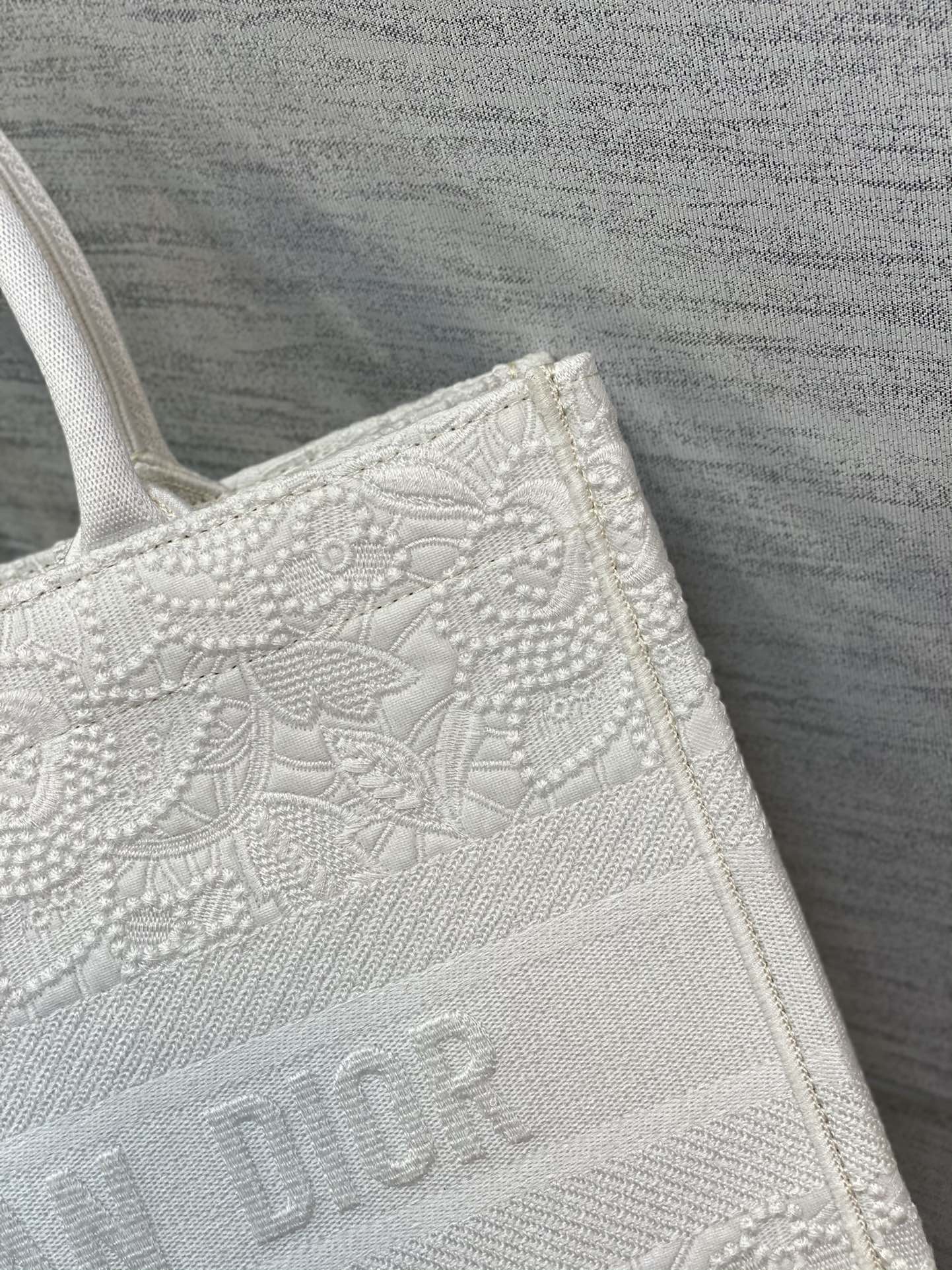 Dior Small Tote Bag in White - Image 8