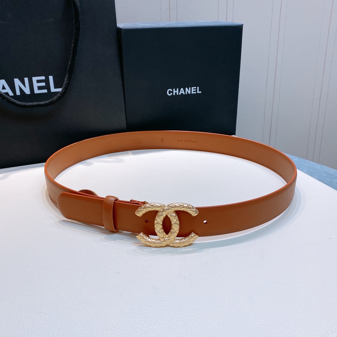 db9bf2_a8b7bcfb9d0548039c756cc61cfdd855mv2.jpg Chanel Leather Belt - Image 1