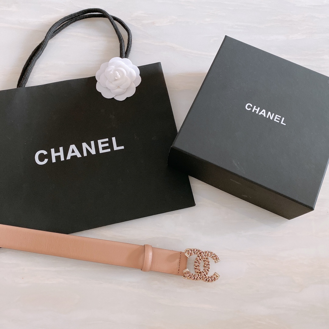 db9bf2_a910fb09261f4b3da465cad51f9d6800mv2.jpg Chanel Leather Belt - Image 1