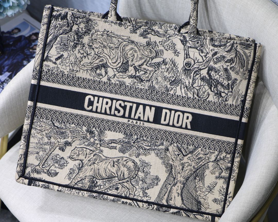 Dior Large Book Tote Bag in Black&White Tiger Embroidery - Image 3