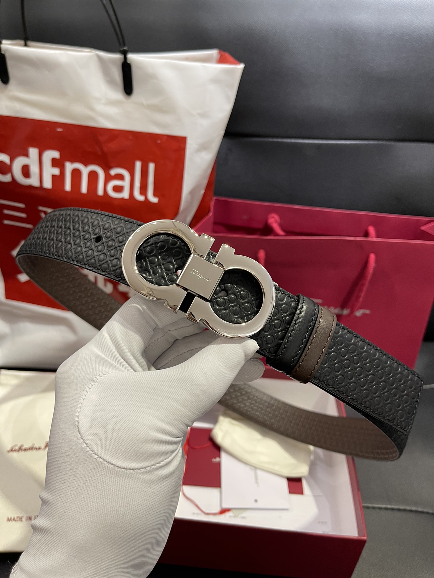 db9bf2_ae1eb383d2c04b5da6345df0cd84433amv2.jpg Ferragamo Adjustable Gancini Leather Belt - Image 1