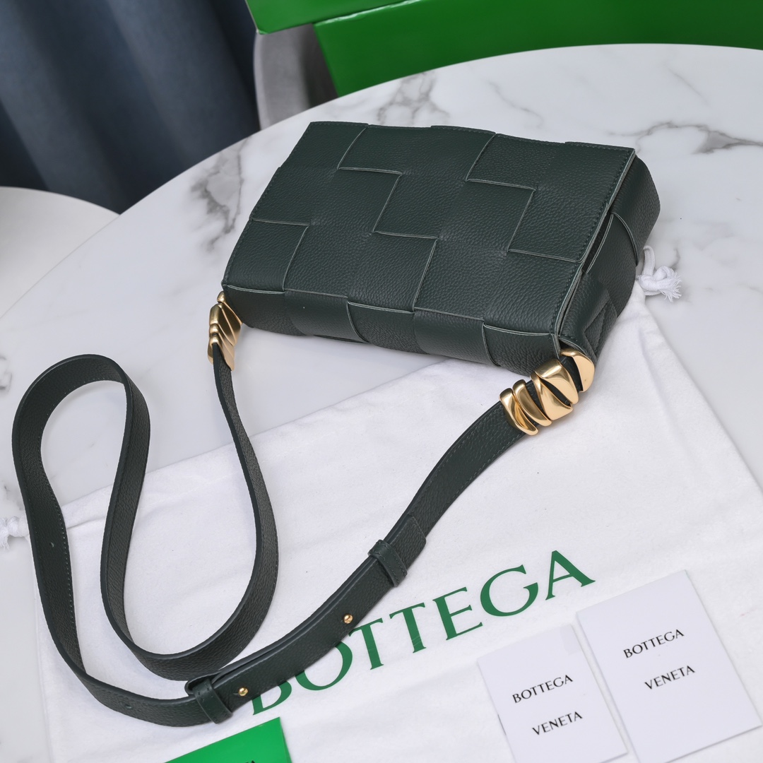 Bottega Veneta Padded Cassette Bag in Olive Green - Image 7