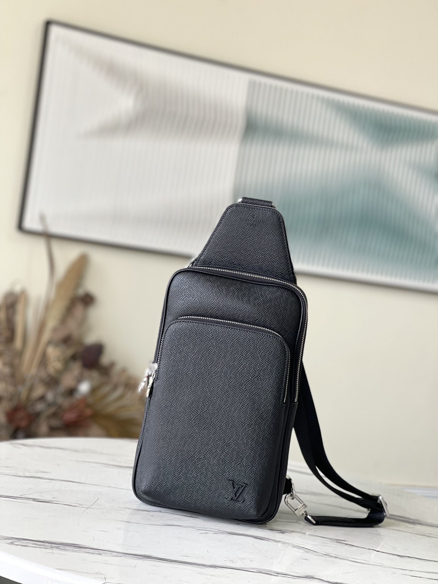 db9bf2_b171cb2a696a45848ea3396c8ca0f48cmv2.jpg Louis Vuitton Bag - Image 1