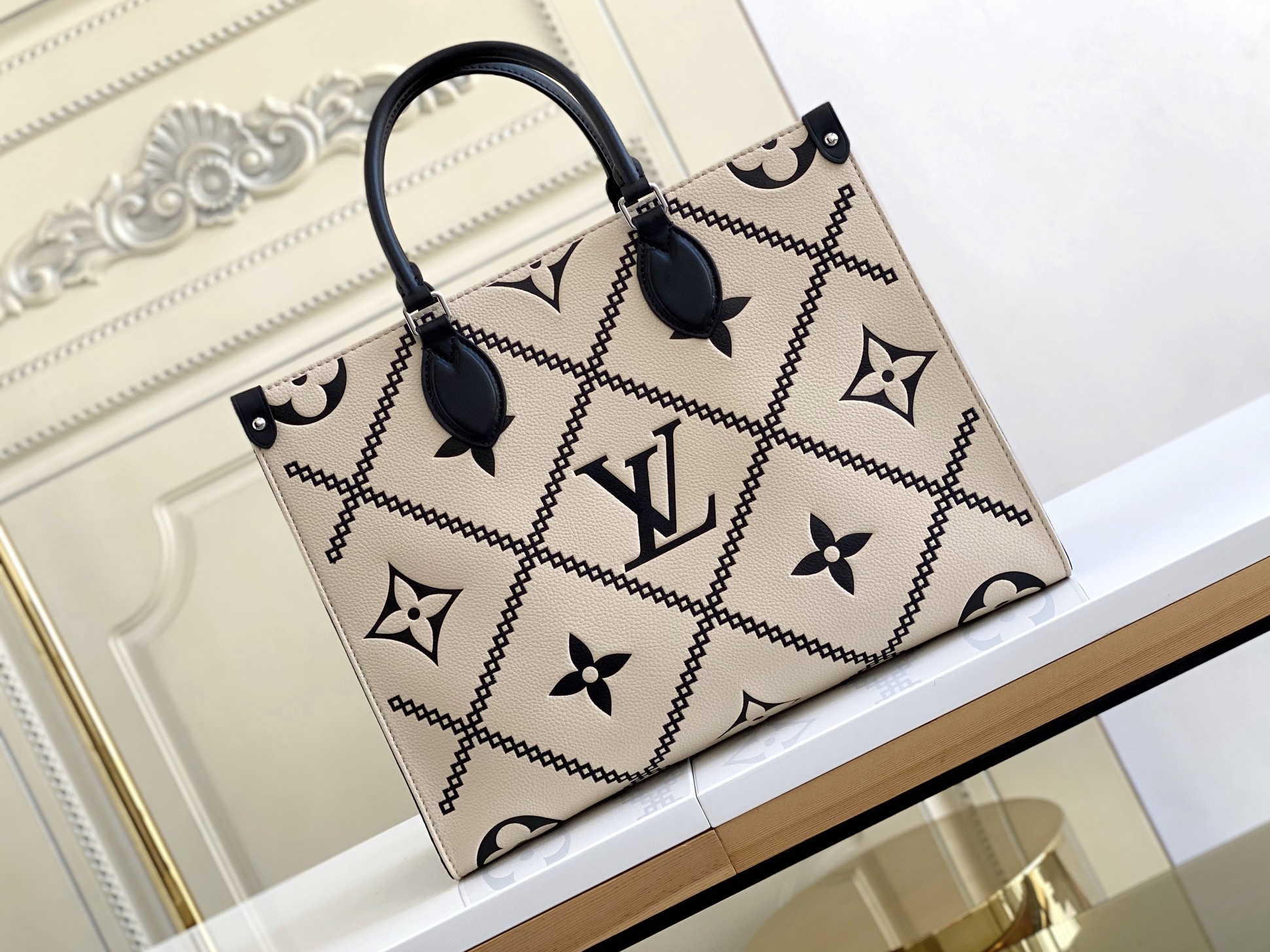 Louis Vuitton OnTheGo Medium Tote Bag - Image 3