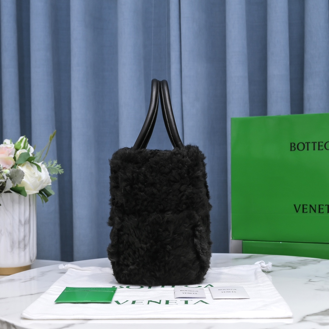 Bottega Veneta Black Fluffy Arco Tote Bag - Image 4