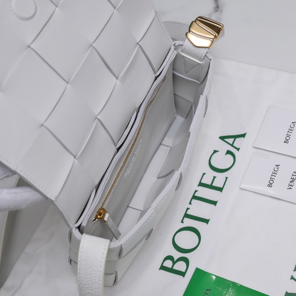 Bottega Veneta Padded Cassette Bag in White - Image 7