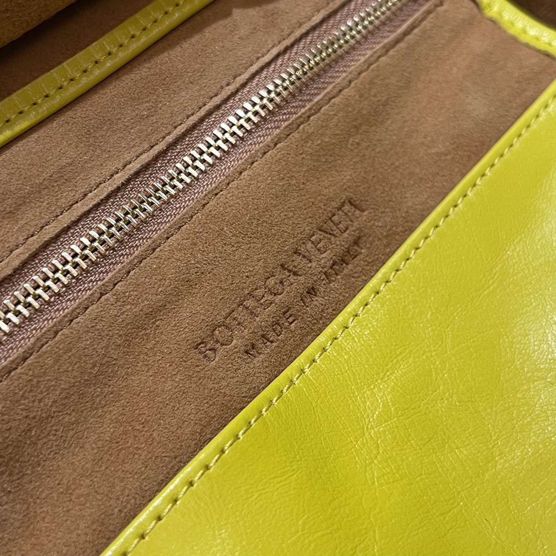 Bottega Veneta Bag - Image 9