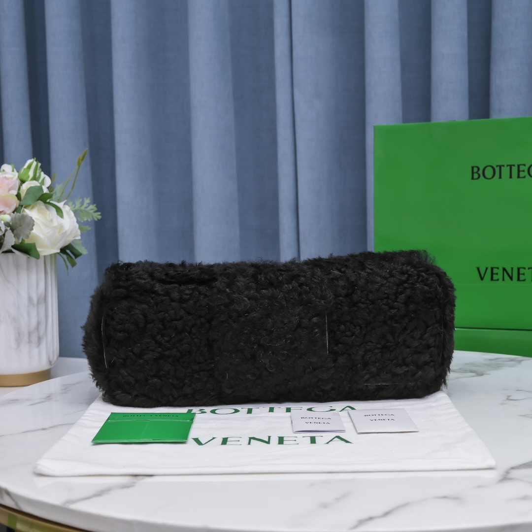 Bottega Veneta Black Fluffy Arco Tote Bag - Image 5