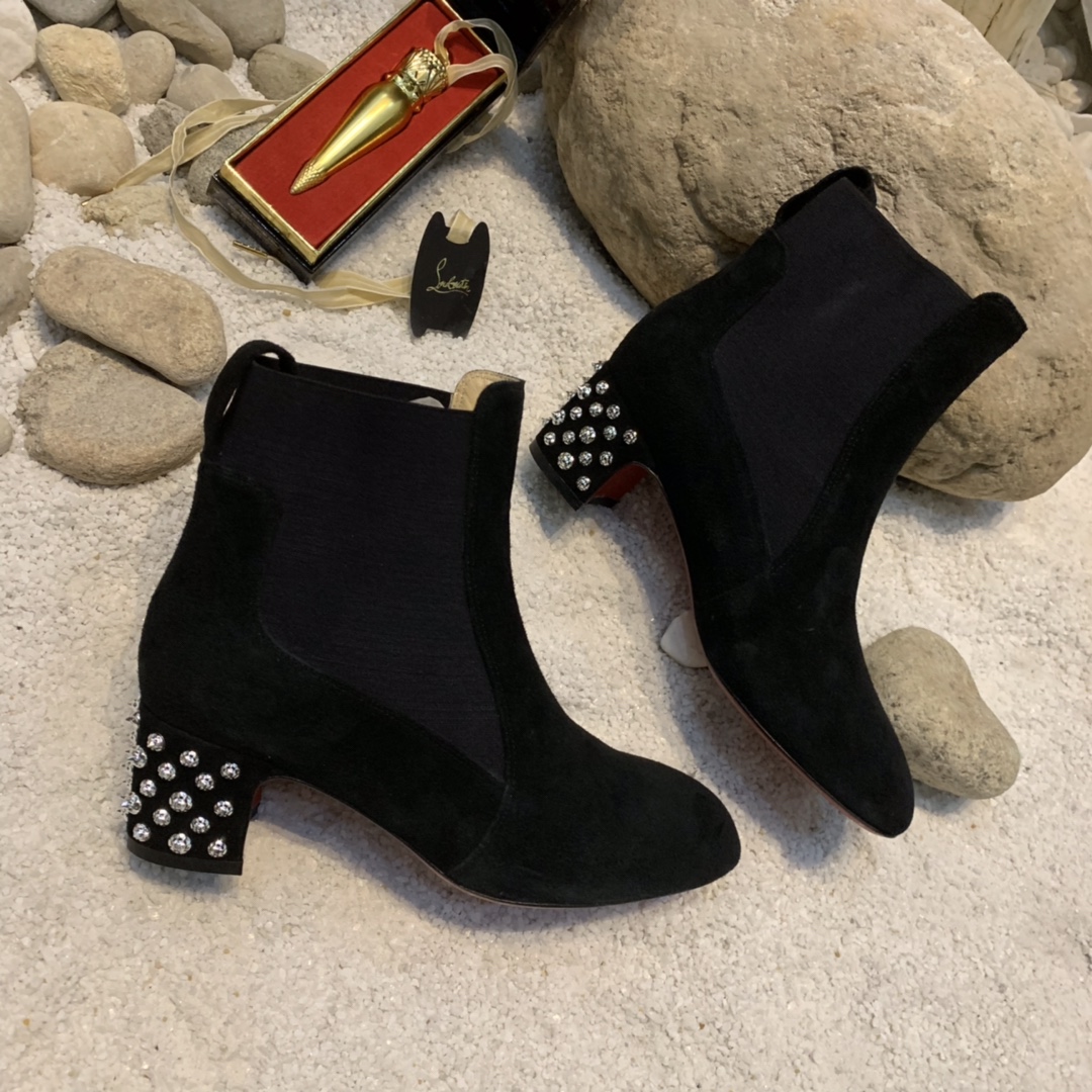 db9bf2_b9c3aba01130492fa996c346d9e5597fmv2.jpg Louboutin - Image 1