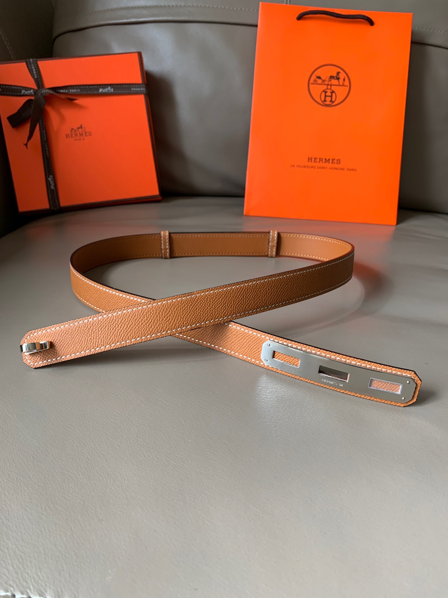 db9bf2_bef67200690a4f718a86666def9f8b05mv2.jpg Hermès O'Kelly 24 Belt in Gold Brown Leather - Image 1