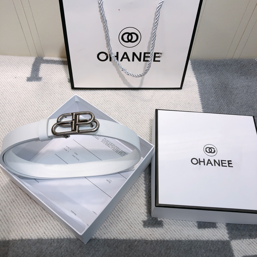 db9bf2_bf7a3708ca8f4ca3a05221e90a689cb4mv2.jpg Balenciaga Belt - Image 1