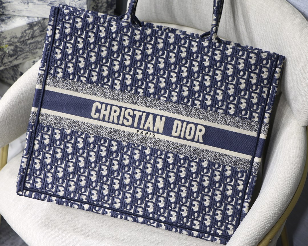 Dior Large Book Tote Bag in Blue Monogram - Image 4