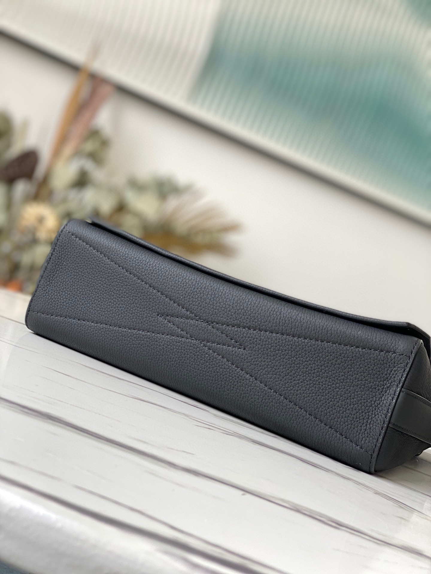 Louis Vuitton Aerogram Messenger Bag - Image 4