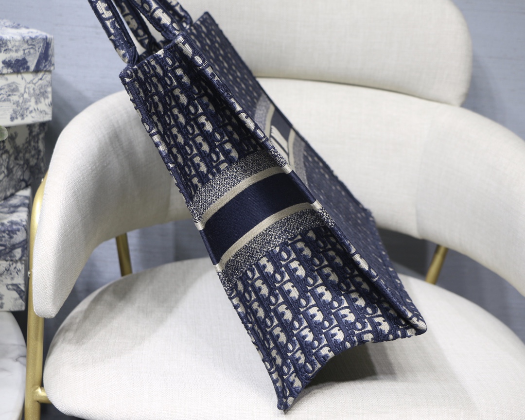 Dior Large Book Tote Bag in Blue Monogram - Image 5
