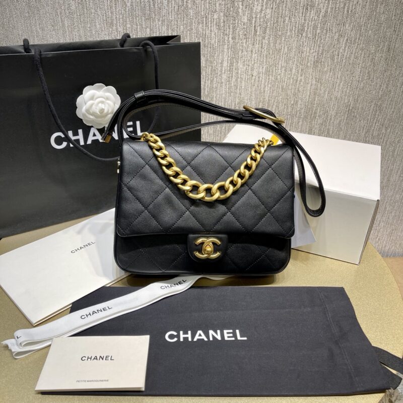 Chanel 21 Classic Square Small Flap Bag in Black Lambskin