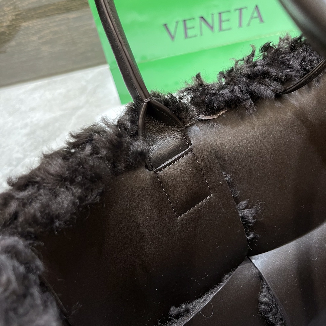 Bottega Veneta Arco Tote Bag - Image 9