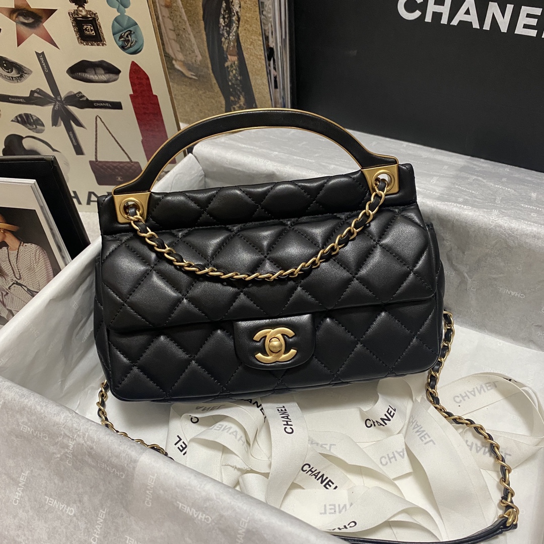 Chanel Lady Handle Flap Bag in Black - Image 4