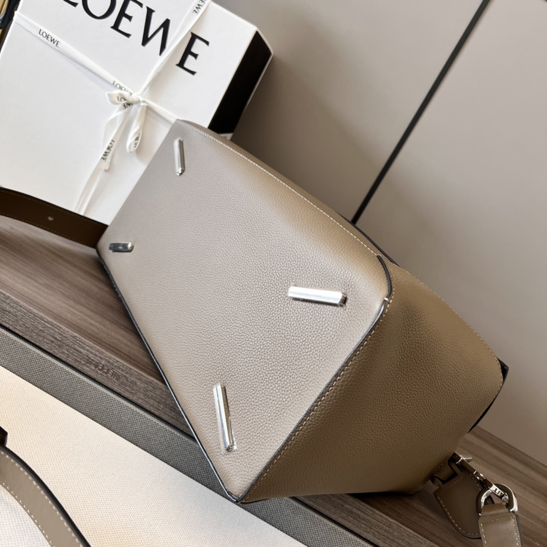 Loewe Bag - Image 5