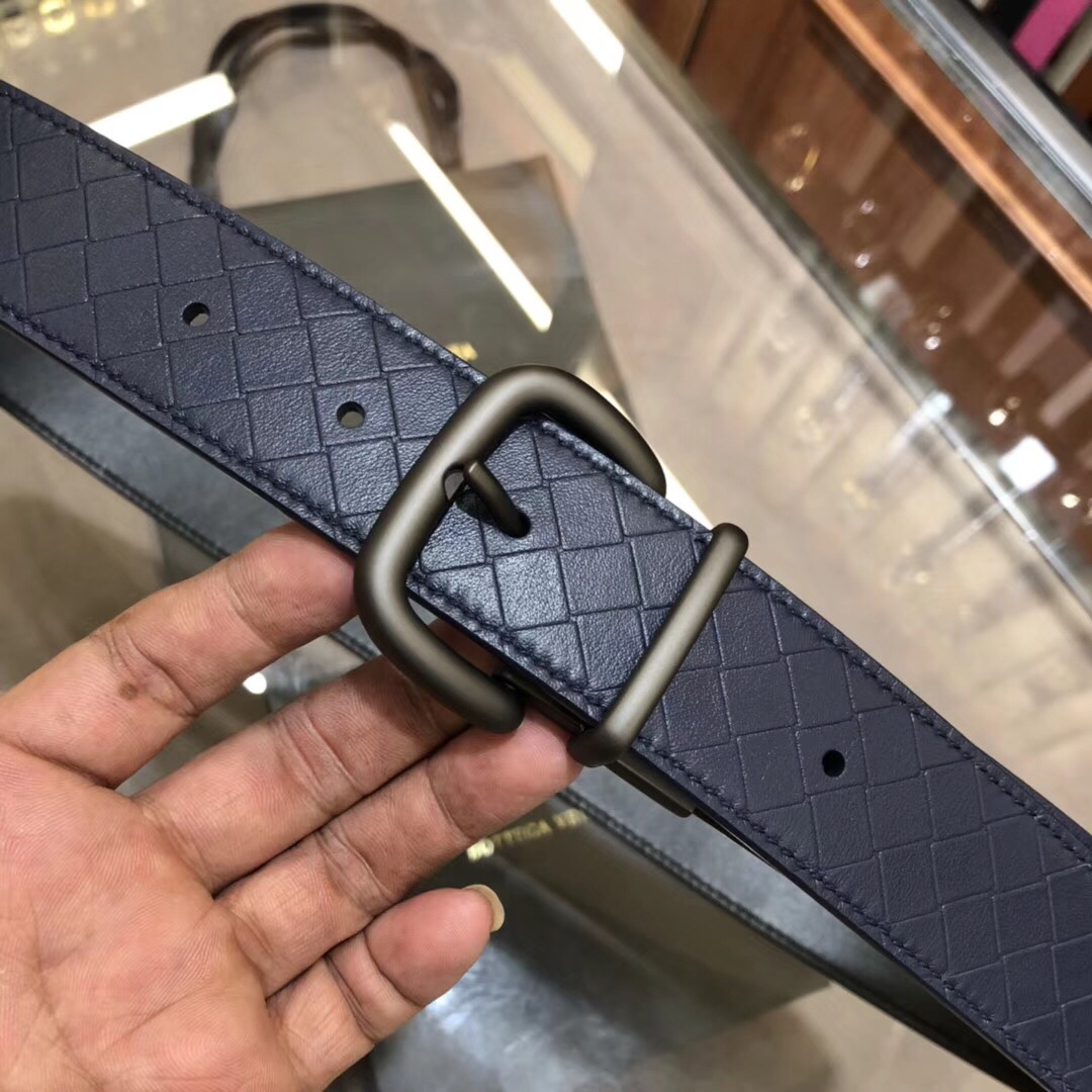 db9bf2_ca37d2396f78466e808f3e2be9f0b5f6mv2.jpg Bottega Veneta Leather Belt - Image 1