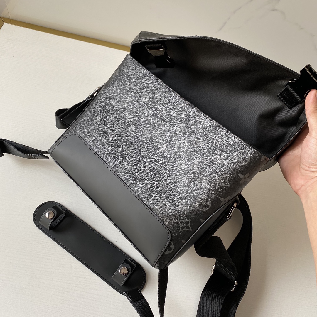 Louis Vuitton Voyager Small Messenger Bag - Image 8