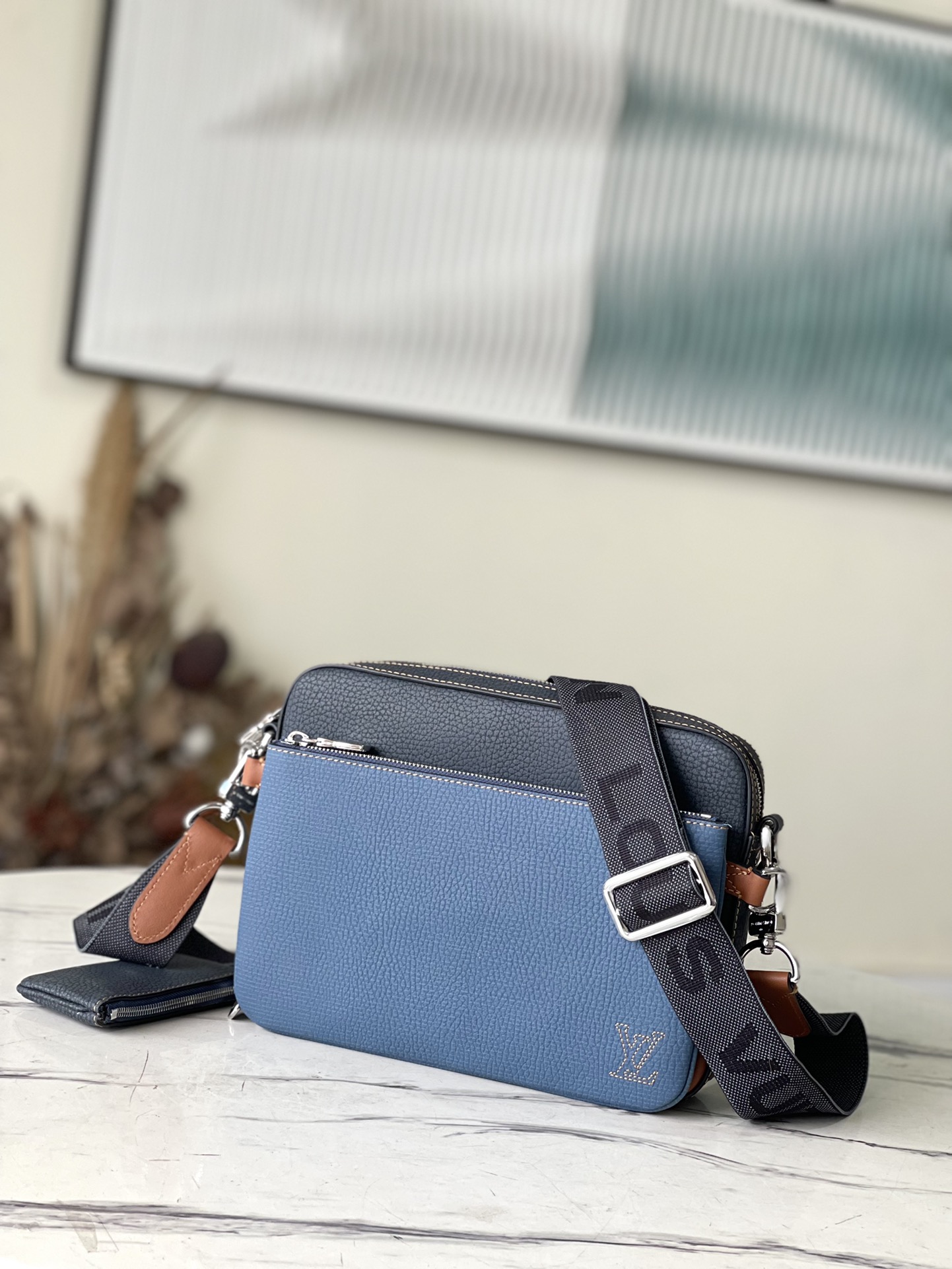 db9bf2_cc459434043147b28720089622b105acmv2.jpg Louis Vuitton Bag - Image 1