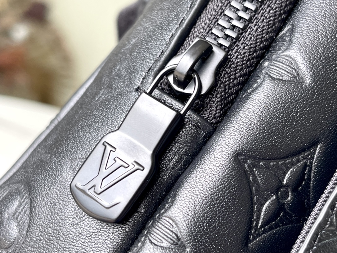 Louis Vuitton Shouder Strap Phone Case - Image 8