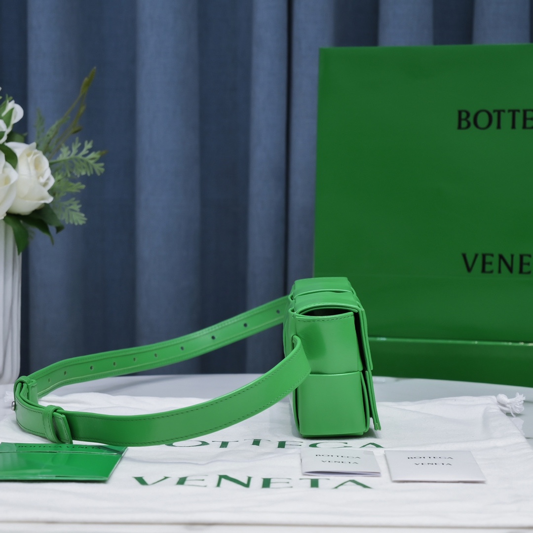 Bottega Veneta Bag - Image 5