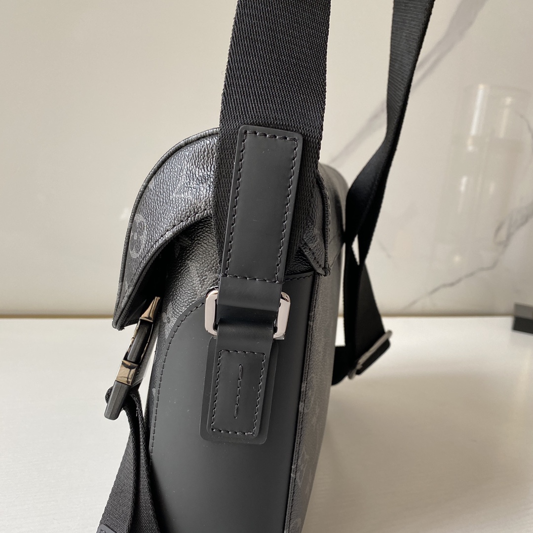 Louis Vuitton Voyager Small Messenger Bag - Image 7