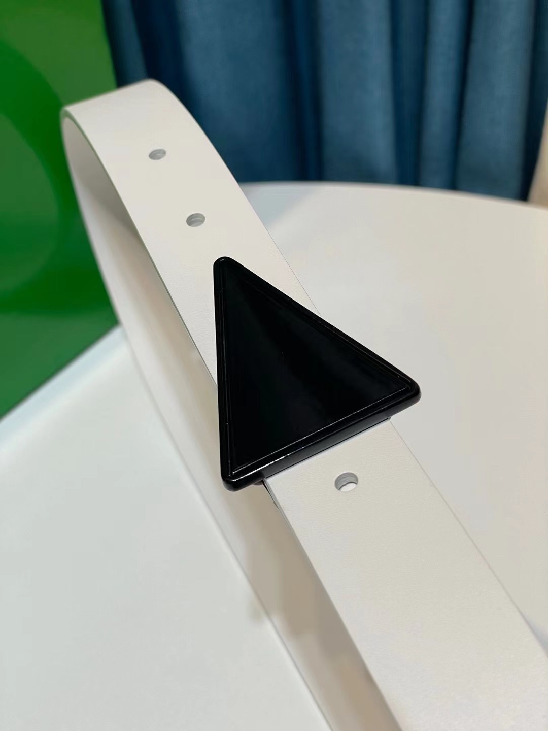 db9bf2_cec3ae3f21de427ead98d15c45cbd0f9mv2.jpg Bottega Veneta Triangular Buckle Leather Belt - Image 1