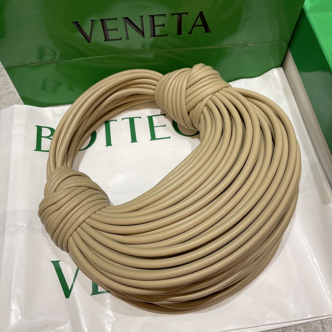 Bottega Veneta Bag - Image 3